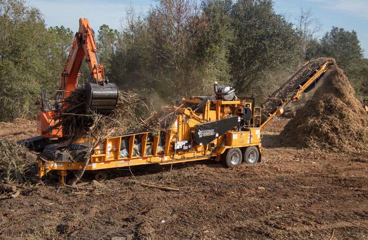 2460XP TOWABLE HORIZONTAL GRINDER