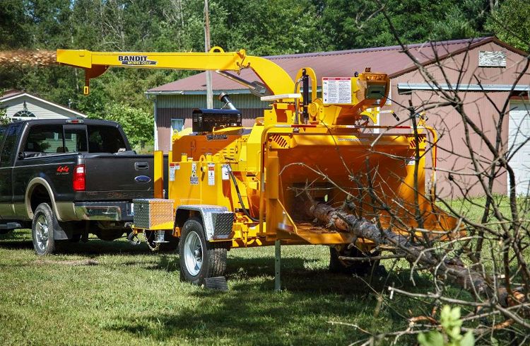 250XP TOWABLE DISC STYLE HAND-FED CHIPPER